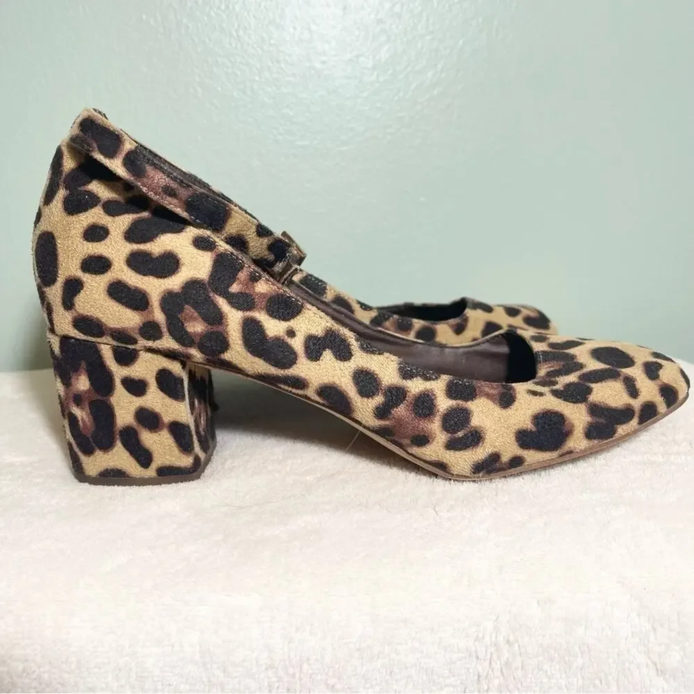 Ollio Women's Brown Leopard Faux Suede Chunky Mid-Heel Ankle Strap Pumps Size 9